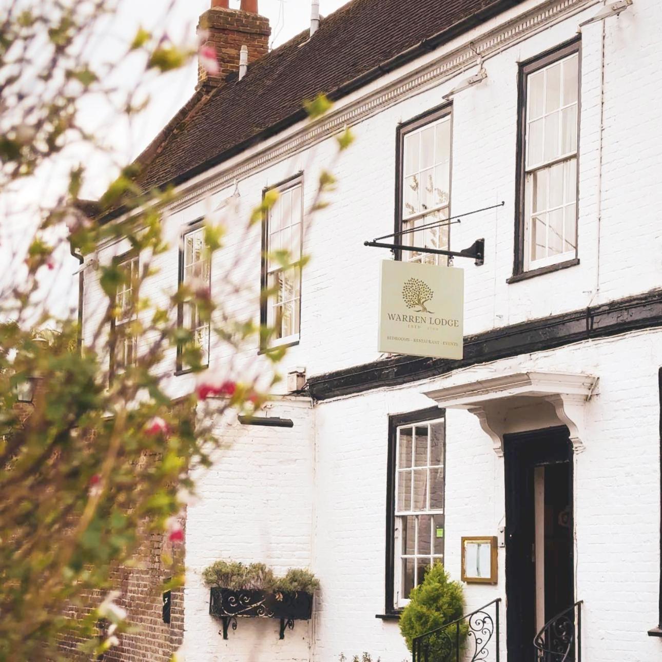 Warren Lodge Shepperton Exterior foto